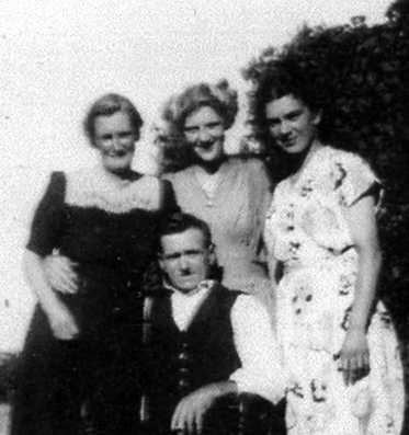 Nanny and Grandad Pratten,  Rosemary (cousin) and my Auntie Marg.