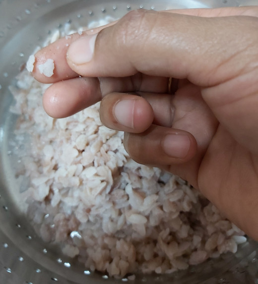 You can check for the softness of poha by breaking it in between your fingers. If it is not soft enough soak for some more time.