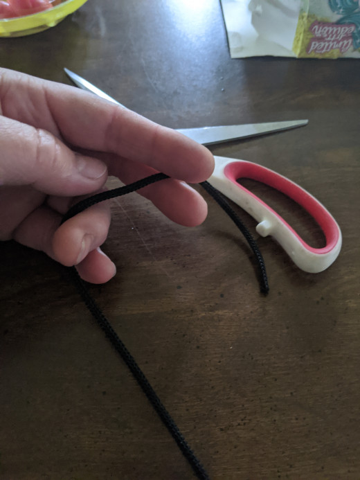 Scissor will pretend to be hole in hook