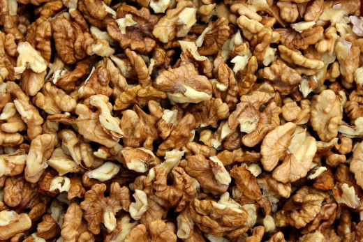dried walnuts