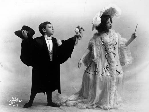 Fred Astaire and his sister Adele, 1906. Picture from Wikipedia.