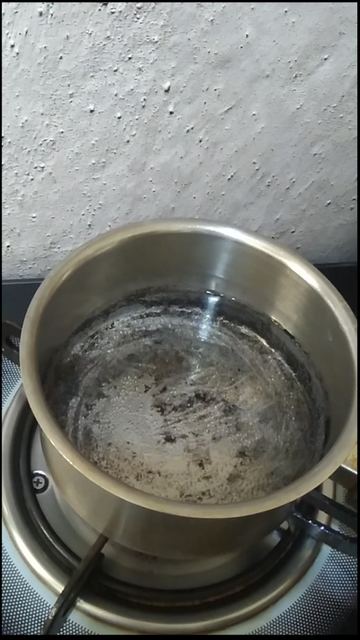Boil water in a tea pan. (just fill 1/4 of the tea pan with water.)