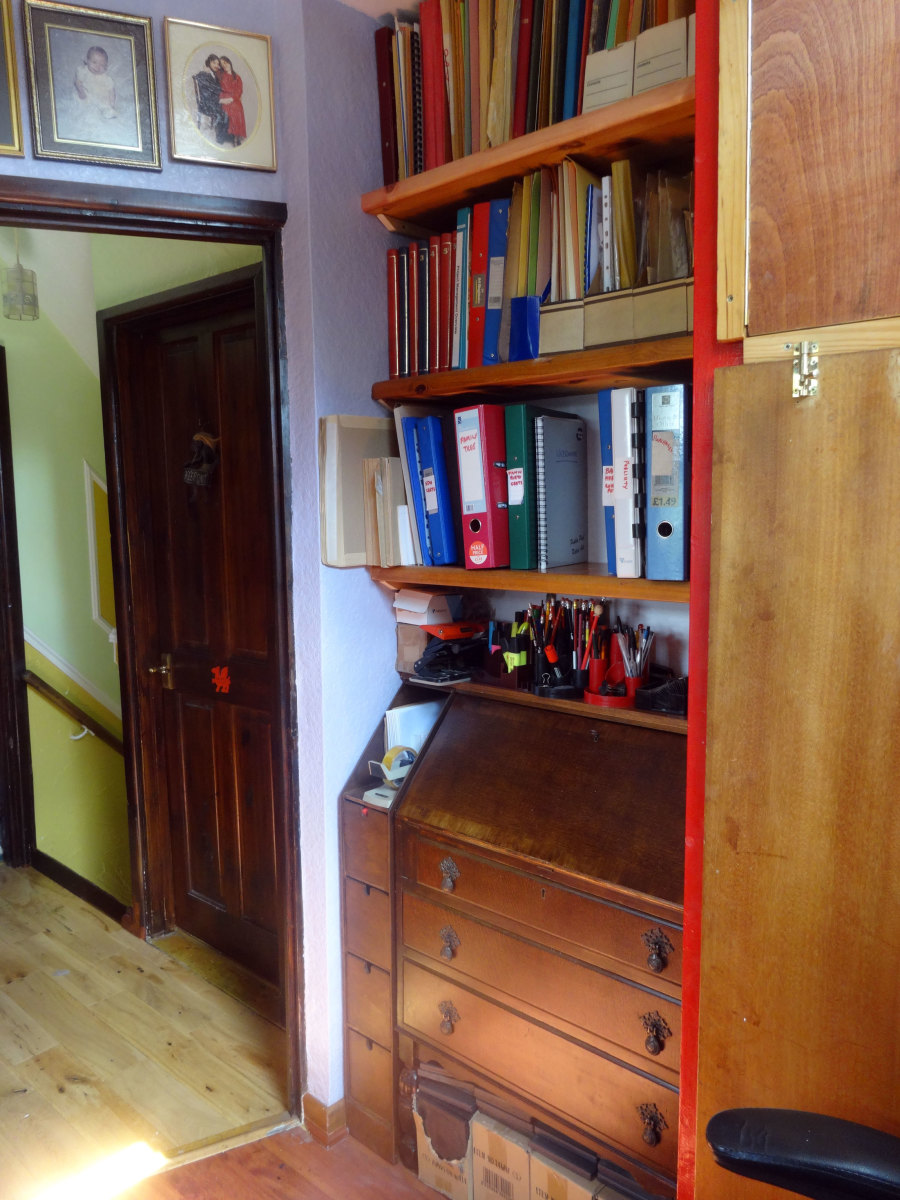With all the modifications and repairs done to the alcove, the writing desk bureau I previously restored, and the narrow 4-drawer unit I made to fit the gap, could finally be fitted in place, and the new alcove shelves filled