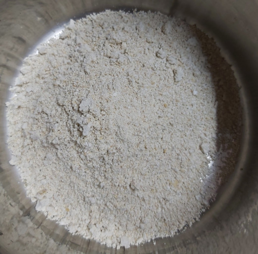 Transfer this oats powder to the mixing bowl or vessel.