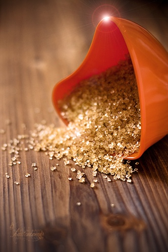 Unrefined raw cane sugar.  http://www.flickr.com/photos/hartini/2966750531/  
