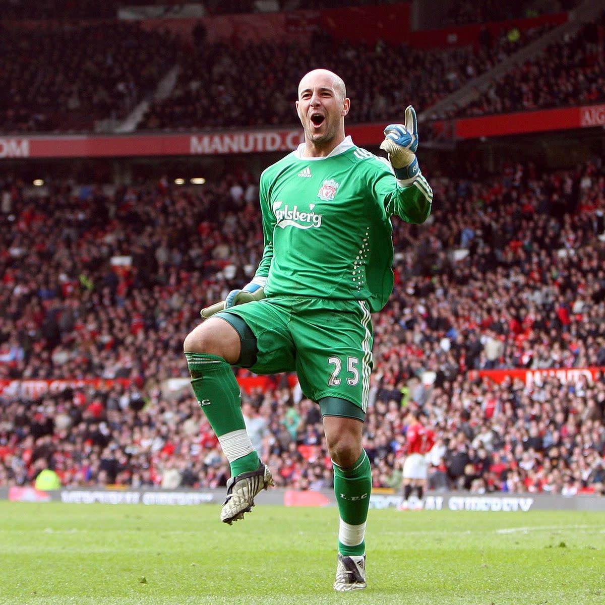 Pepe Reina celebrating Liverpool FC's fourth goal against Manchester United in 2009. 