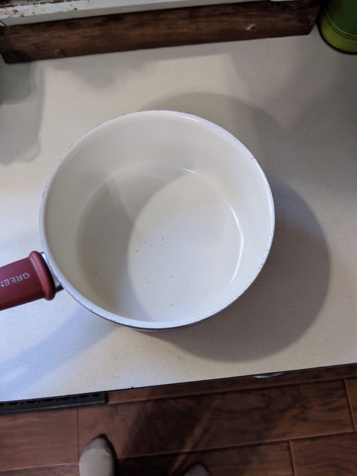 Find medium saucepan