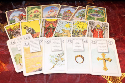 Call cards to tell your fortune