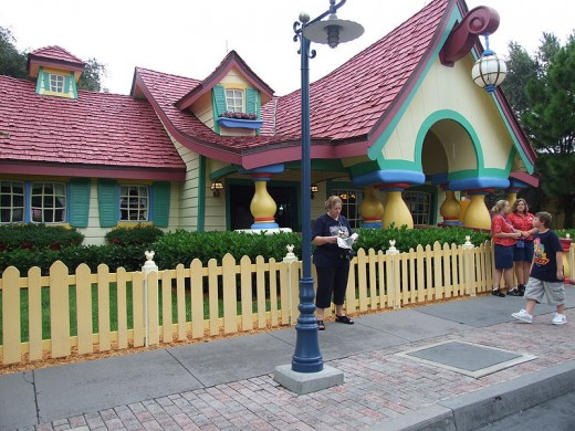 Mickey's Toontown Fair: Mickey's Country House