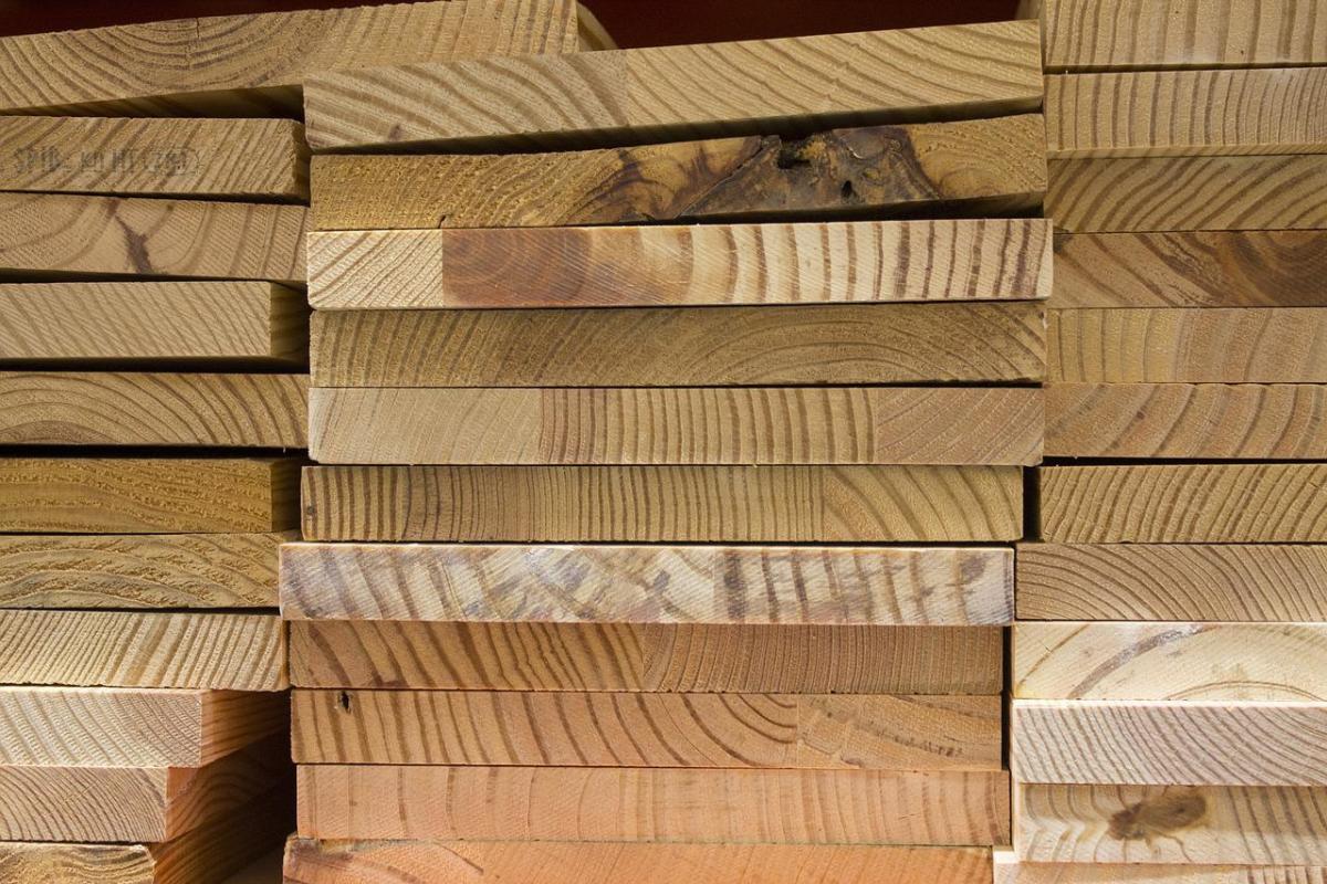 How to Save Money on Lumber