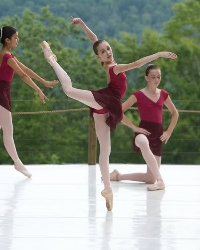 'Attitude en Pointe'
