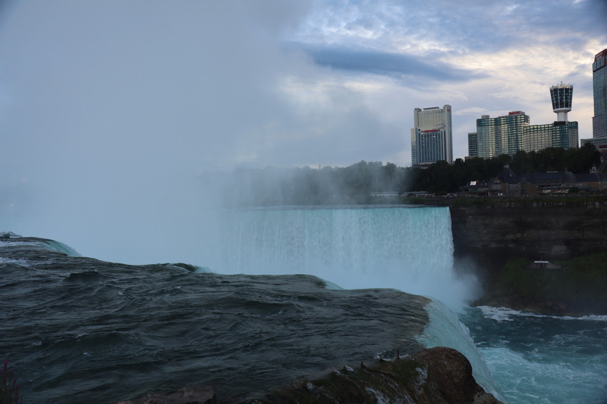 Visiting Niagara Falls & Clifton Hills in Canada