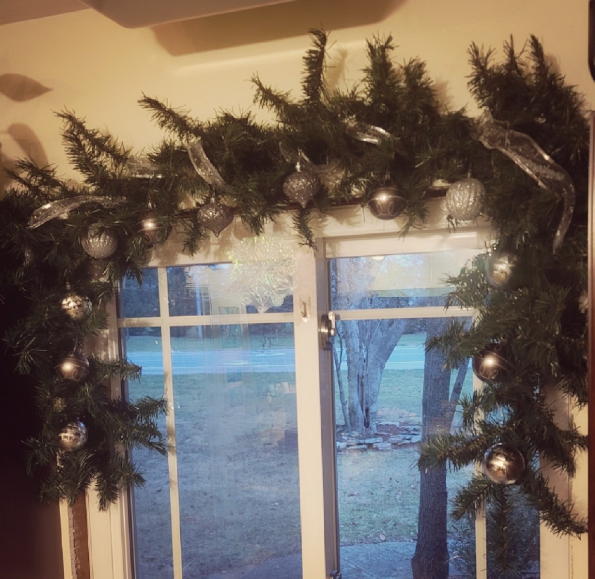 DIY Simple Garland From an Old Christmas Tree