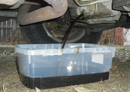 Allow old engine oil to drain completely.