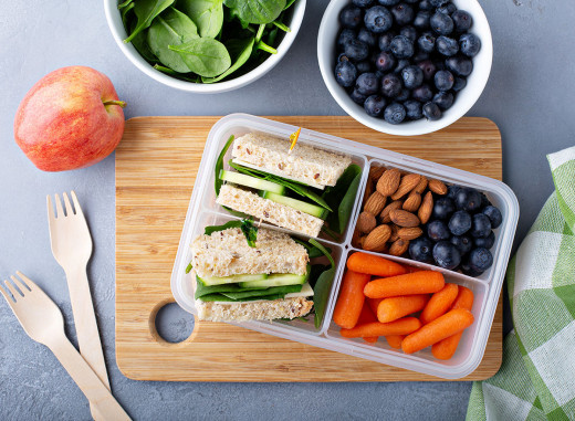 Healthy Eating Made Easy: 4 Tips for Busy People