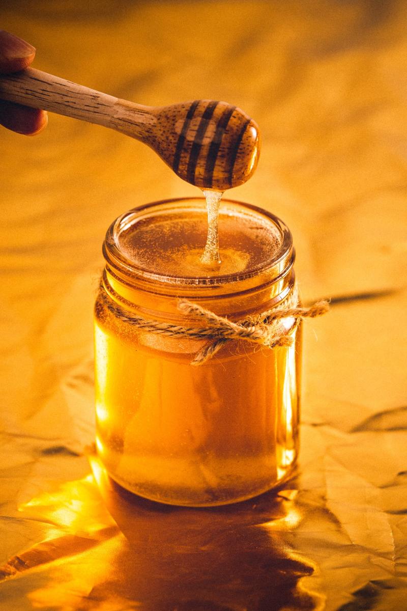 The Golden Nectar : Exploring the Health Benefits of Honey in Our Diet and Food