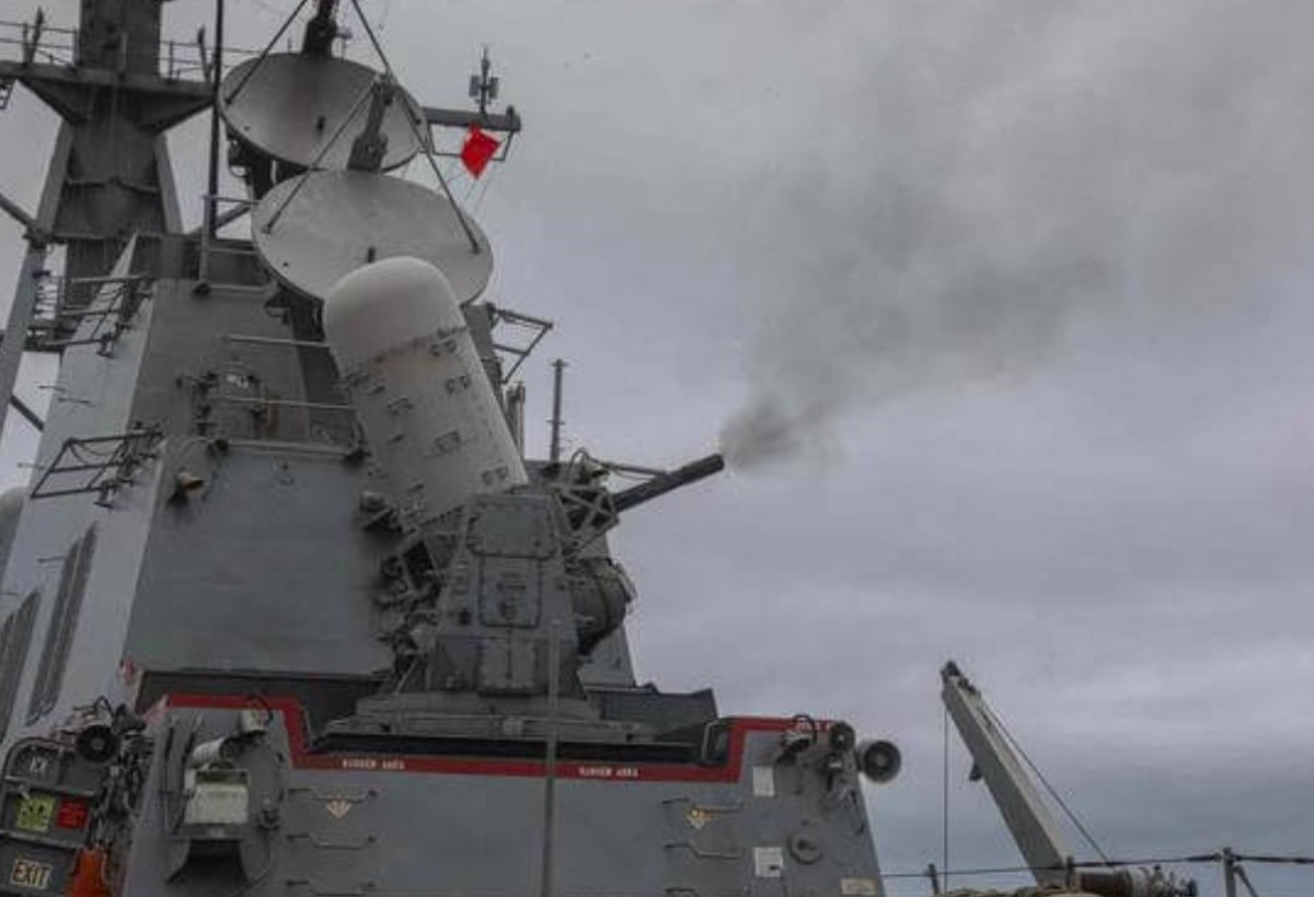 Houthi Missile Nearly Hits US Warship