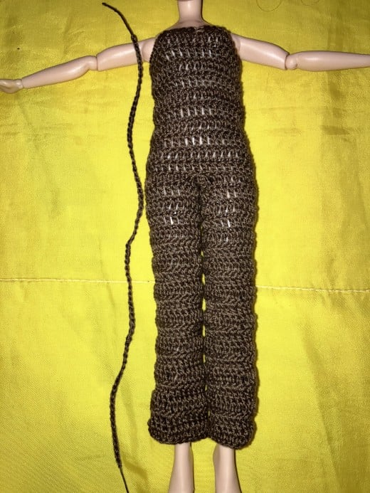 Here is a length reference for the tie.