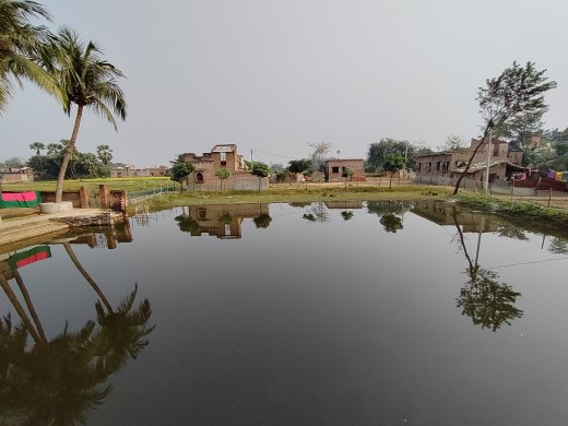 The sacred pond adjacent to Bari Masjid which never dries; Panchthupi The sacred pond adjacent to Bari Masjid which never dries; Panchthupi