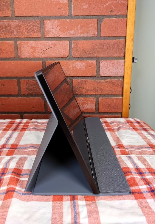 Side view in landscape mode