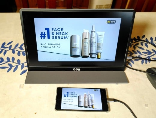 The QQH monitor's display is much larger and just as bright as that of my high-end Redmagic smartphone
