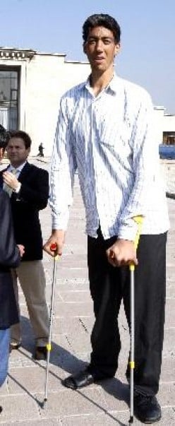 World’s Tallest Man Ever - World’s Longest Man – Sultan Kosen