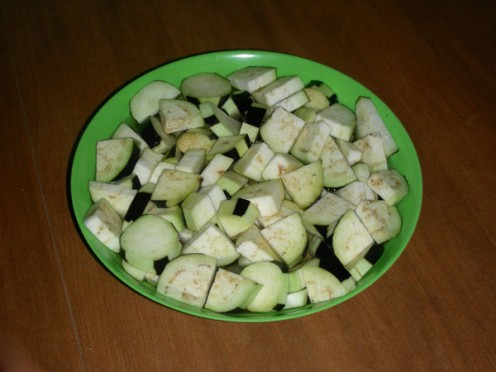 Chop the aubergines to large cubes, let stand in salty water for half an hour