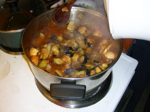 Add as much water as needed to top the ingredients, mix well