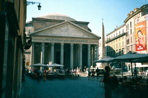 The Pantheon, the Pizza della Rotunda, Rome.