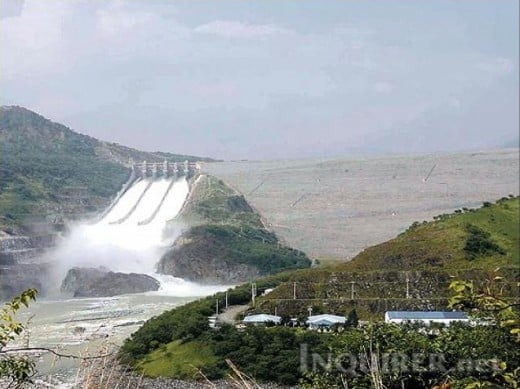 The San Roque Dam releasing water (courtesy of www.inquirer.net)