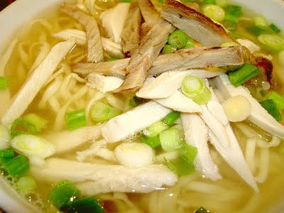 Filipino chicken Mami soup, picture courtesy of http://2.bp.blogspot.com/_1V3rDVgiJyg/RXT2ka82DJI/AAAAAAAAAAU/oIVAn6gLgV0/s400/mamisoup7.jpg