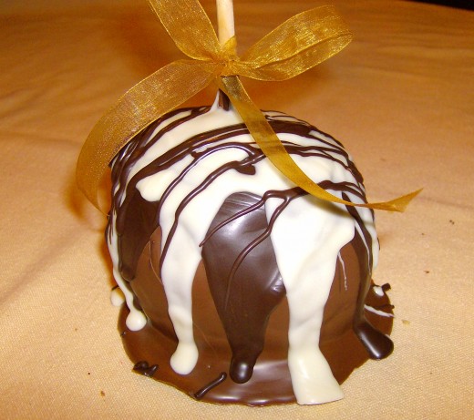 This Caramel apple dipped in chocolate Looks great. But, costs about $15. Ouch!