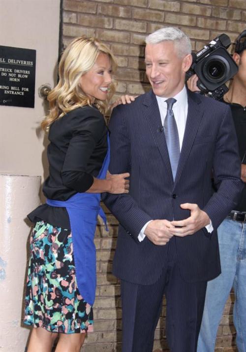 Anderson Cooper and Kelly Ripa