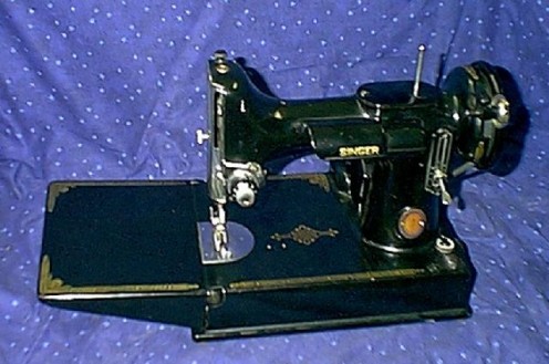 The Singer Featherweight 221