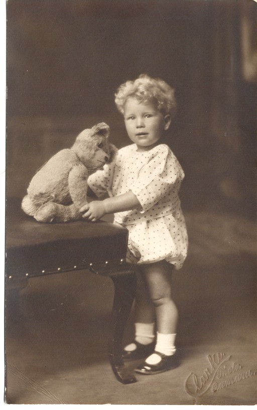 Another great studio shot. The child is completely relaxed, well-lit and makes a great picture.
