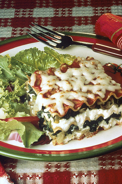 As in the dish pictured, you can use spinach instead of meat. (public domain) 