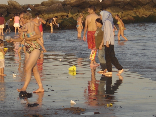 Sensible Beach Atire: Photo by burqbeauty