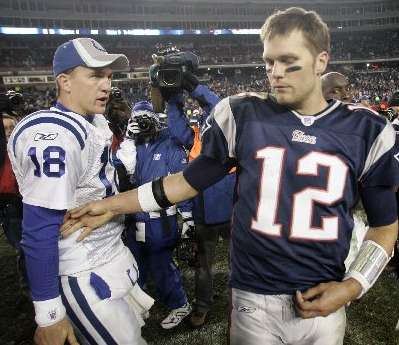 Tom Brady Congradulates Peyton Manning AP Photo/Winslow Townson