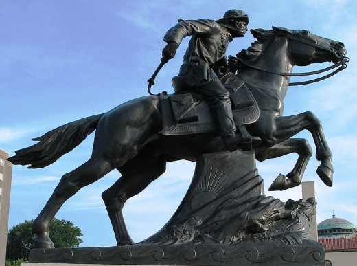 Pony Express Rider Statue in St Joseph. Creative Commons Wikimedia. Share Alike 2.5 licens.