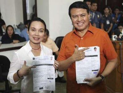 One of the formidable tandem in the coming Philippine Elections. Can their partnership blend well on time to win the hearts of the voters? Credit:news.yahoo.com
