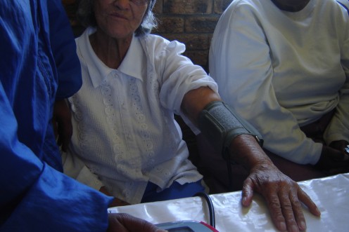 NGOs like the Hermanus Rainbow Trust organise home care for AIDS sufferers in South Africa.