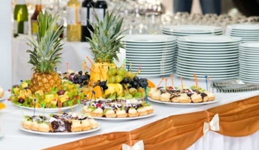 BUFFET TABLE SETTING