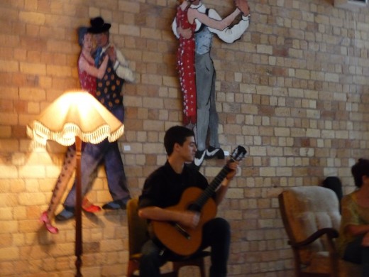 Flavio Romanelli performing in Auckland