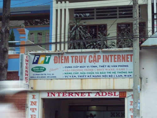 Some words are universal: taxi, hotel, internet, fone, ADSL Photo:ehaver
