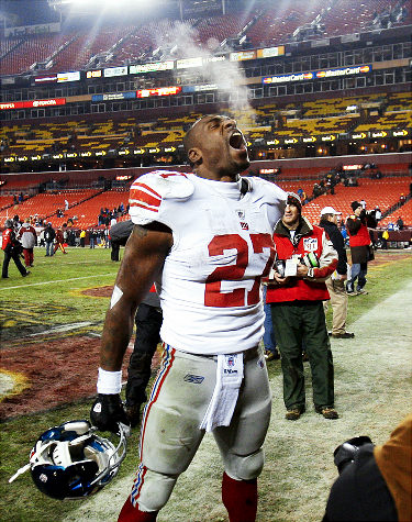 ... and showing the rest of the NFC the Giants are still breathing at 8-6, one game back of the Cowboys and Packers for the final playoff spot. www.nydailynews.com