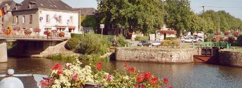 Sailing into Redon