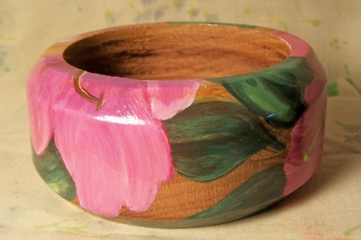 Another view of hibiscus bangle