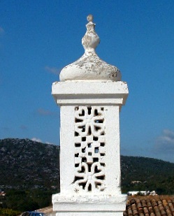 Algarve chimeny with visible arab influence