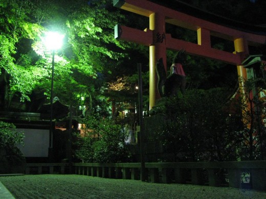 Kyoto: Night shot of Fushimi Inari shrine entrance courtesy of http://s372.photobucket.com/home/JBinJapan