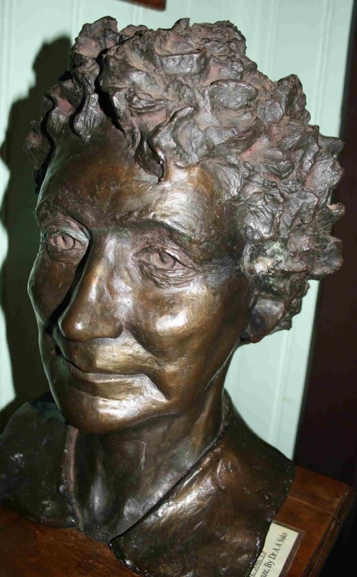 Bust of Isie Smuts (Ouma)